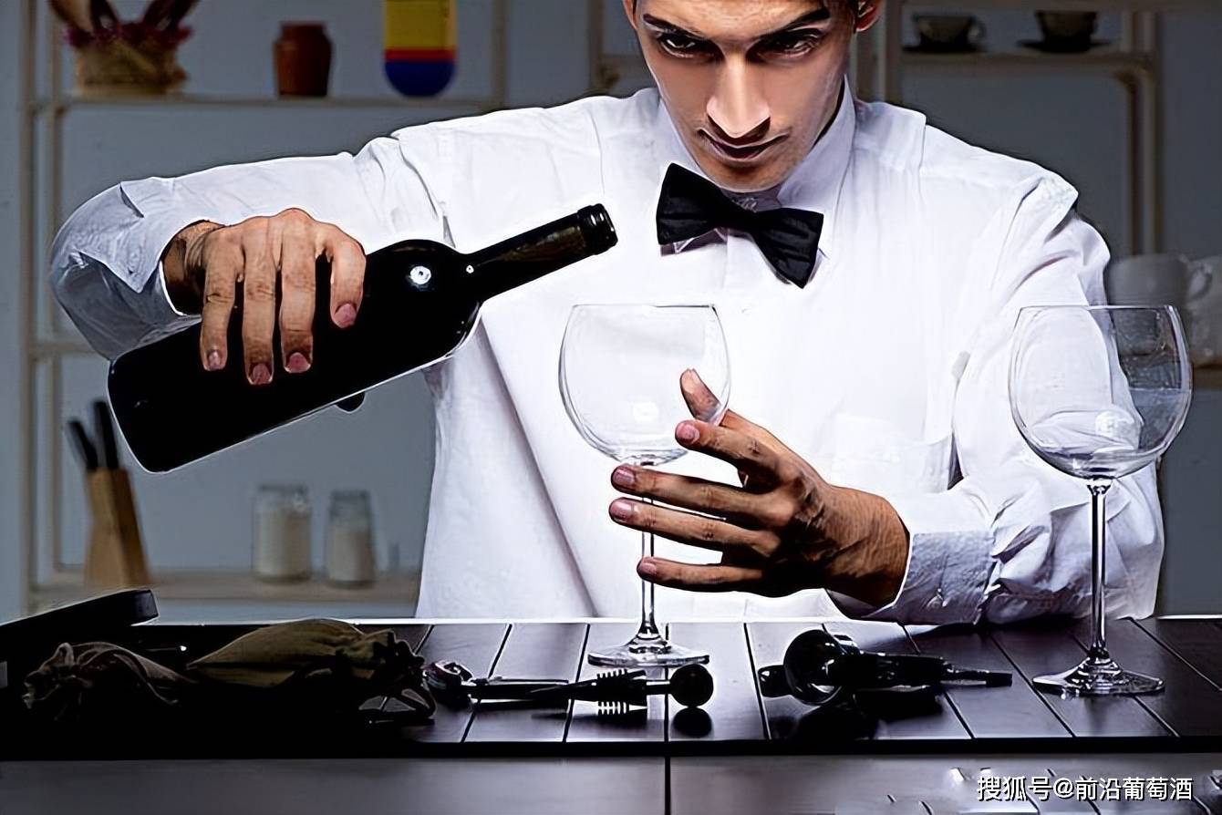 成都试管供卵（原创
            葡萄酒迷人的香气是什么成分？学会欣赏葡萄酒是一生中最美妙的时刻）