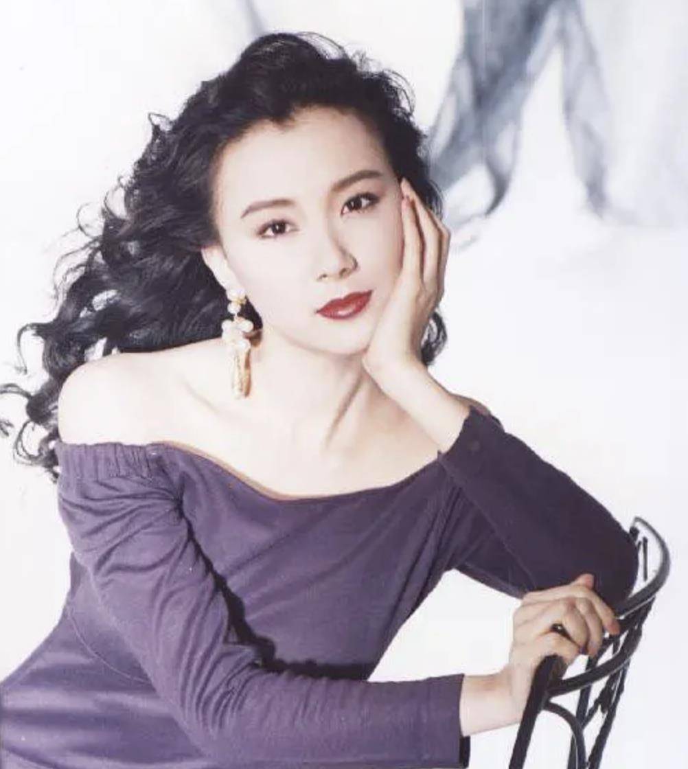 小强诚瑜伽导师：前“米乐M6 M6米乐台湾第一美女”林志玲54岁依旧(图10)