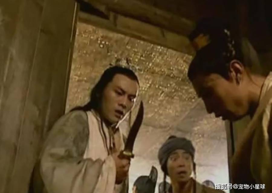 笑傲江湖中,余人彦为何到福建?叫林平之兔儿爷又为何引其震怒?