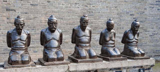 太后想吃鱼,秦桧却派人送去烂鱼,背后藏着保命的智慧_岳飞_金国_宋