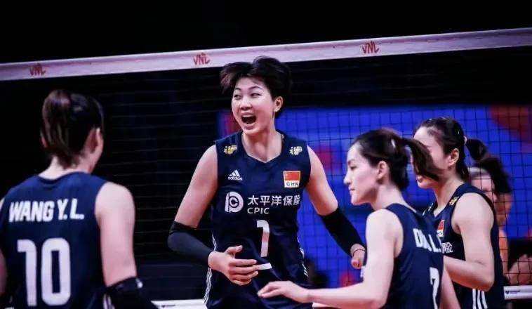 中国女排3-2逆转荷兰女排,杨涵玉出奇兵一战成名_比赛