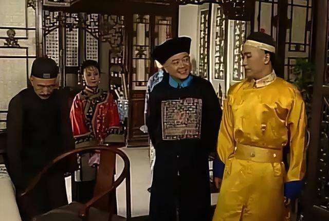 真实的刘墉是个官二代,不是罗锅,也不敢正面与和