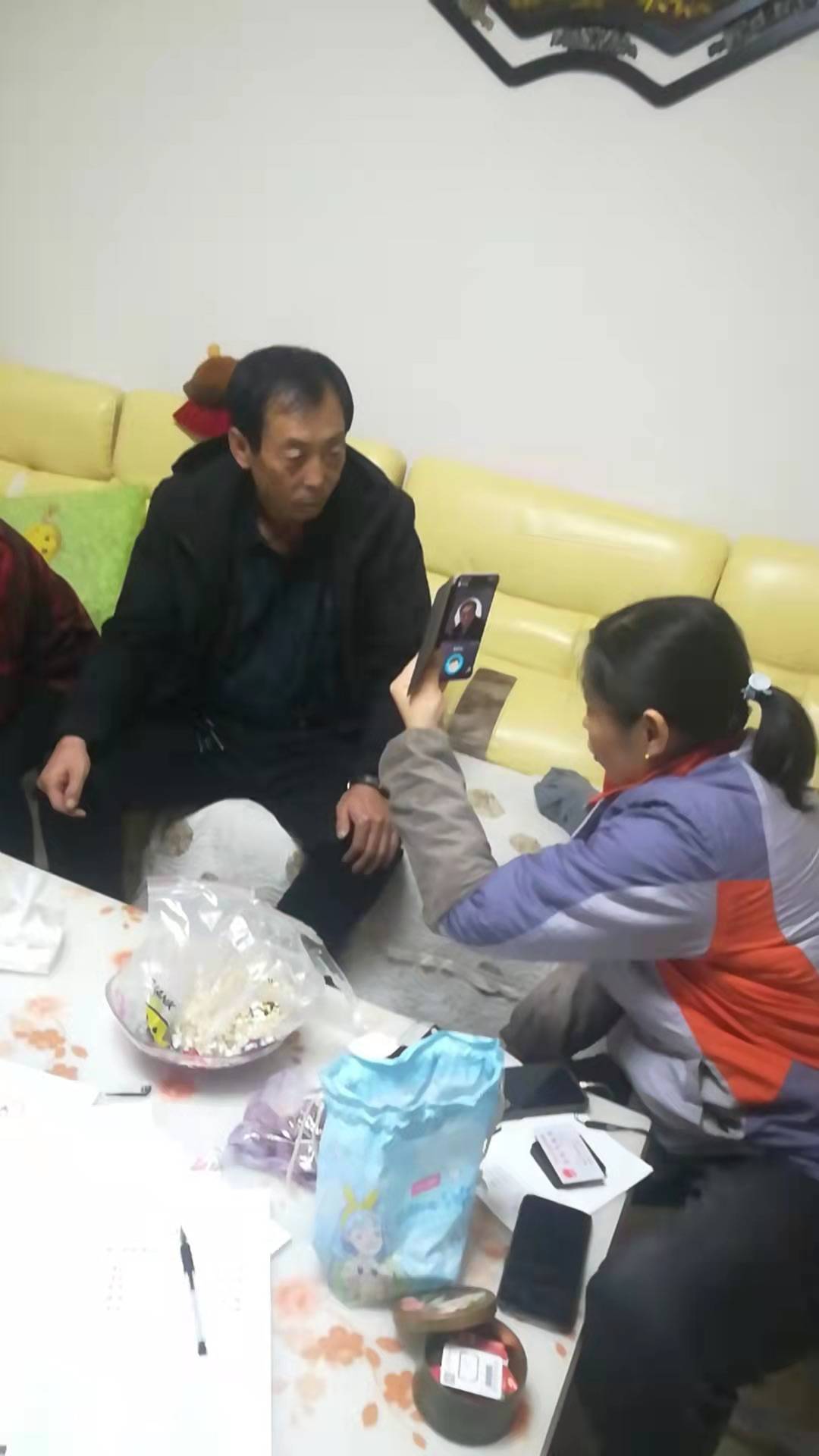 无私奉献行好事 敬老爱老显真情—记山西石楼联通新建路营业厅营业员薛佳欣