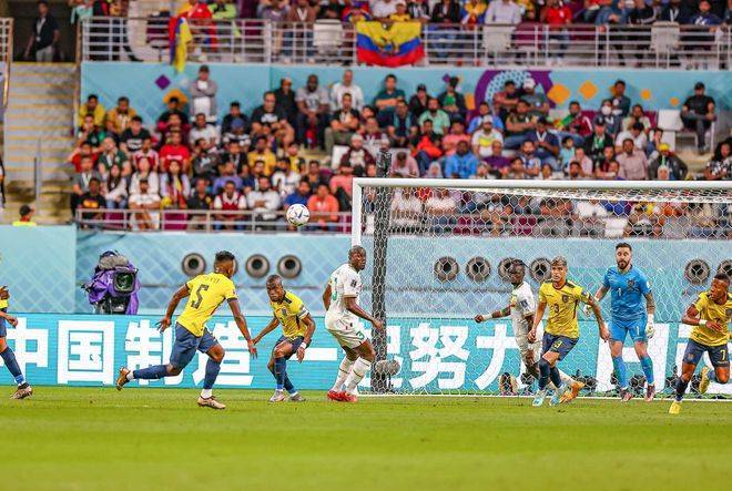世界杯16强产生7席，五队出局，梅西带阿根廷冲刺，日韩罢休一搏