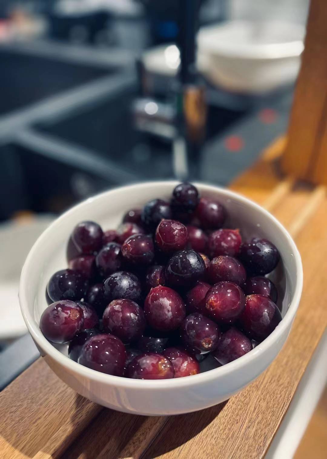 ballbet贝博体育app就业太困难本科生毕业就进富士康！资深老|唐嫣赵丽颖郑
