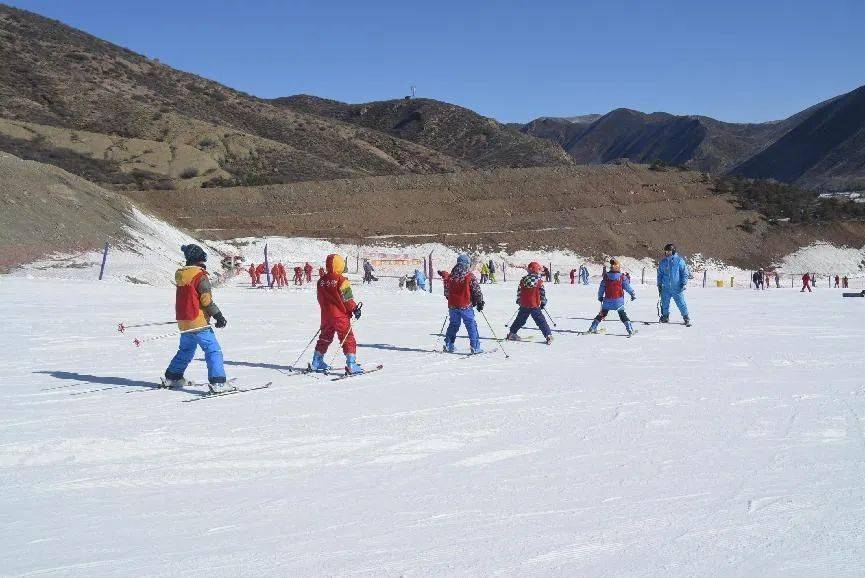 呼和浩特两地入选内蒙古"冬季网红打卡地→_旅游_滑雪场_文化