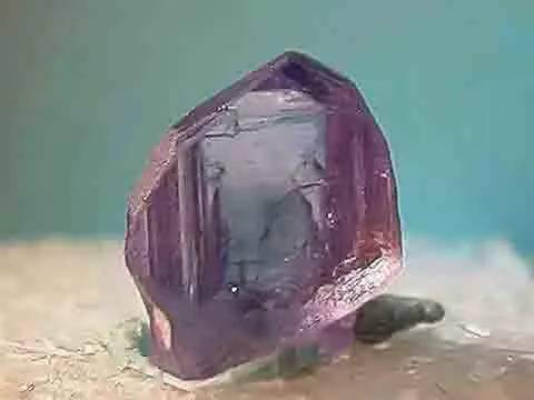 ʯͷ