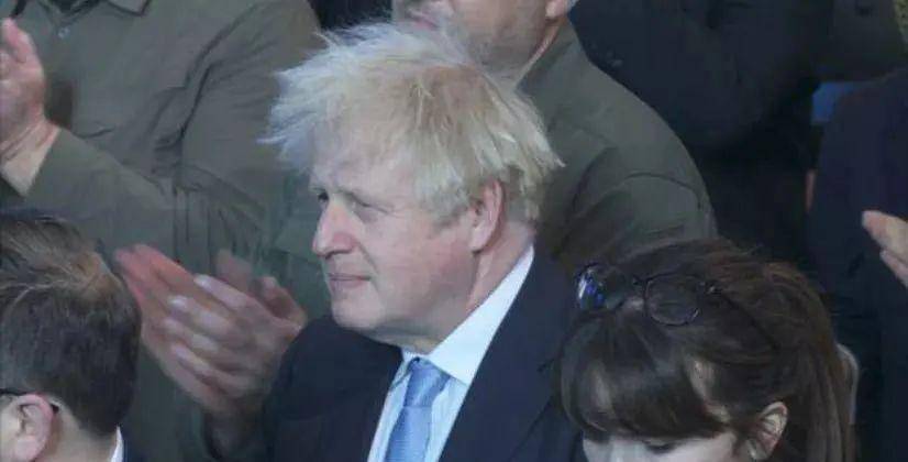 Ӣ����˫�����ǡ�����˹��α�ָ̰������н����30��