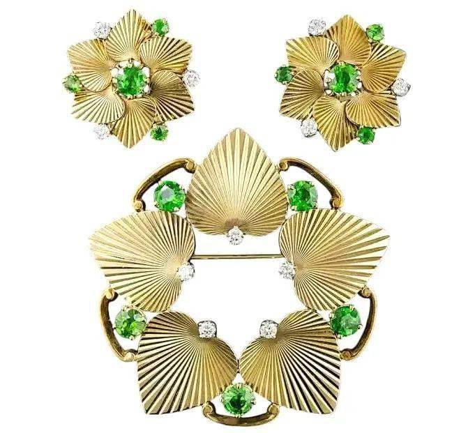 �������𣿾�Ȼ�е��ں�����ñ�ʯ�����죡