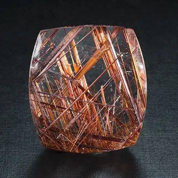 �������𣿾�Ȼ�е��ں�����ñ�ʯ�����죡