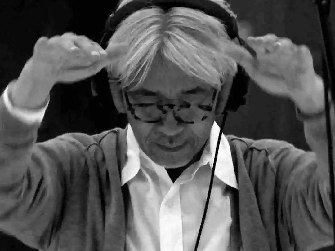 音乐巨匠坂本龙一逝世：燃尽最初一个乐符，生命之章末已完好。