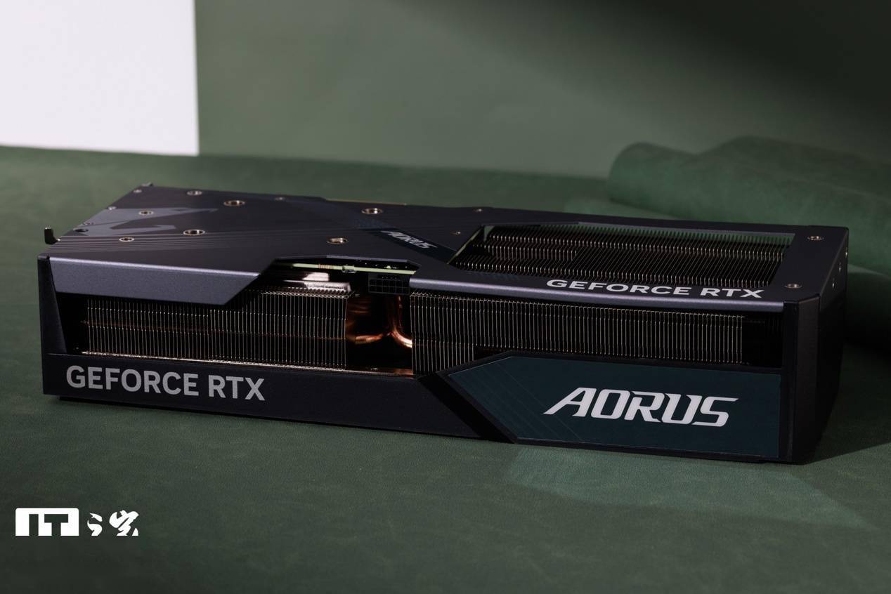 技嘉AORUS GeForce RTX 4070 MASTER评测，照旧堆料且合适2K游戏