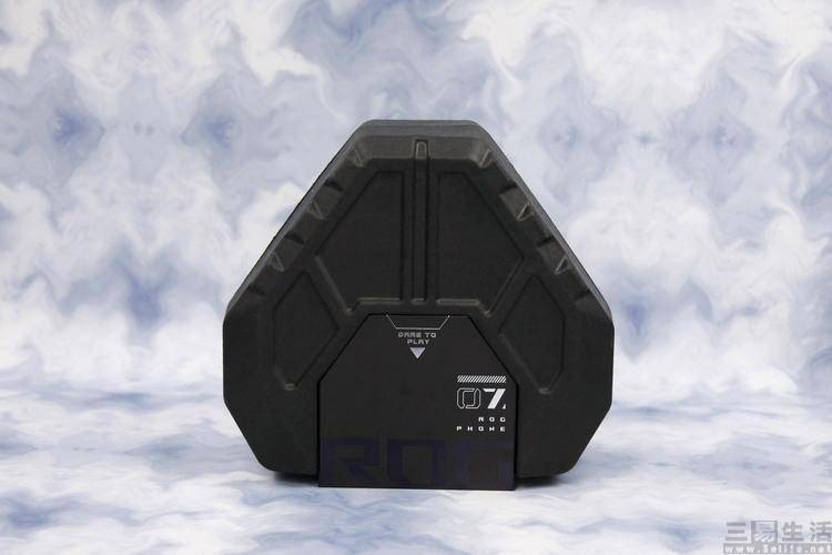 ��ѶROG��Ϸ�ֻ�7 Pro���⣺��ֹӲ�ˡ�������������