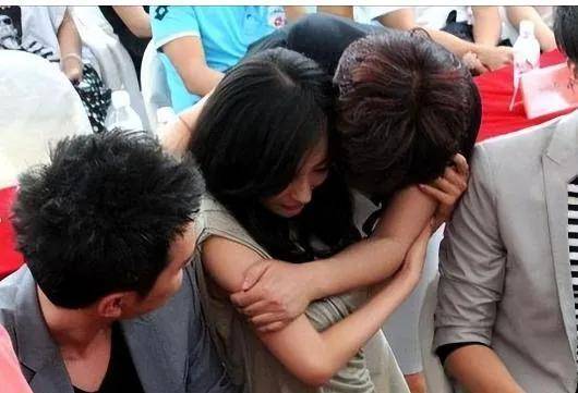 杨幂：剧组男女同睡，陪睡觉是再正常不过的事！