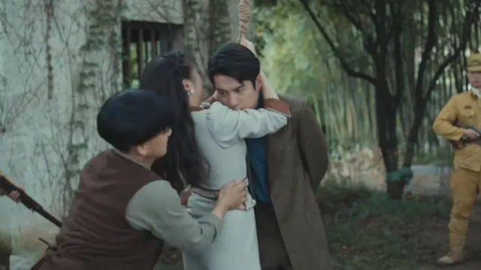 《梅花红桃》:民国版狼人杀,黑白难辨,迷雾重重 《梅花红桃》:民国版狼人杀,黑白难辨,迷雾重重