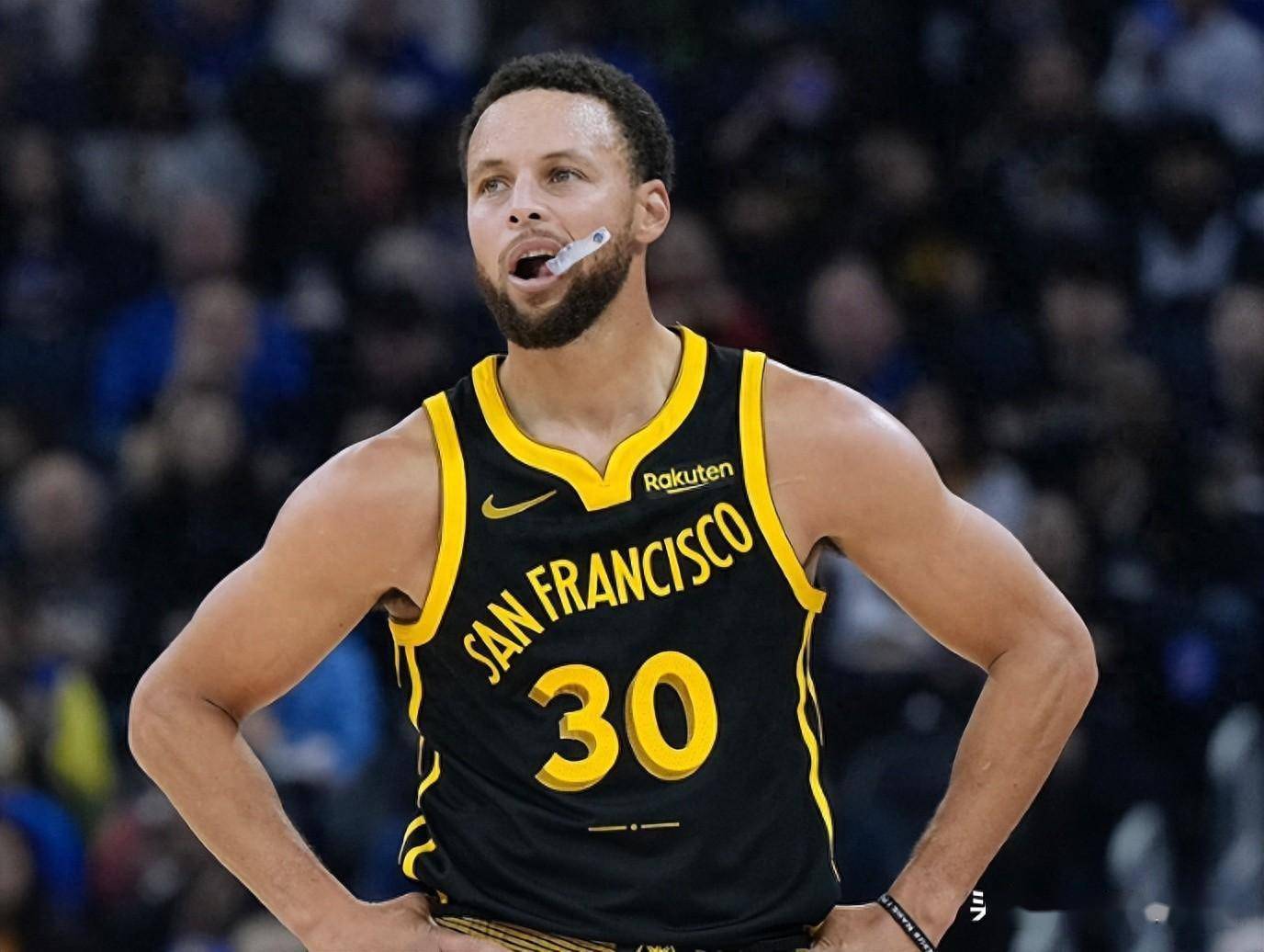 勇士官宣库里核磁结果：右膝无结构损伤 继续休战本周稍晚复查