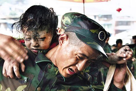 解放军救灾最感人画面有你们守护真的很幸福