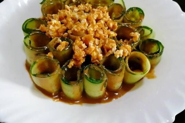 芝麻酱拌黄瓜,清香好吃,爽口开胃