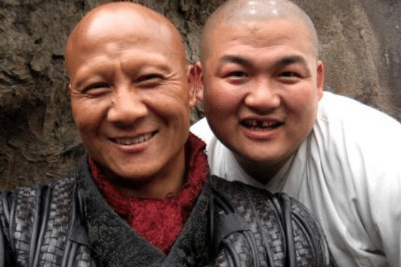 原创 因长相凶悍一生都在演坏人,却娶到了《还珠格格》中最美的她