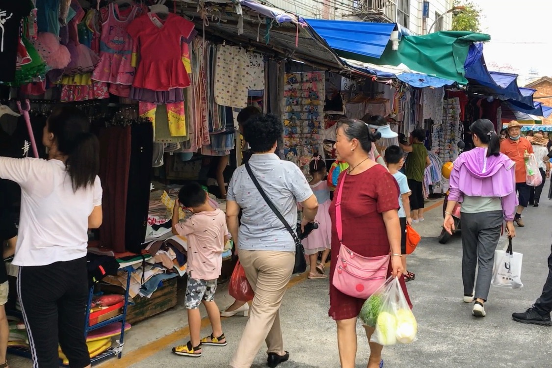 1元一件的衣服论斤卖,便宜到你怀疑人生!南宁官塘让人大开眼界