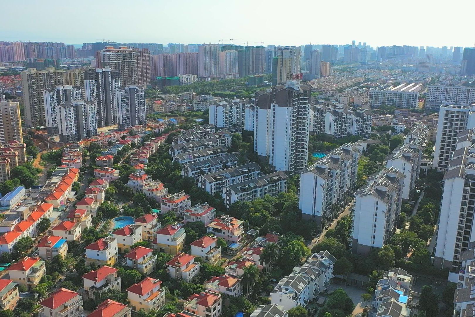 实拍广西北海市最高端小区之一环境真的很优美住在这里应该很舒