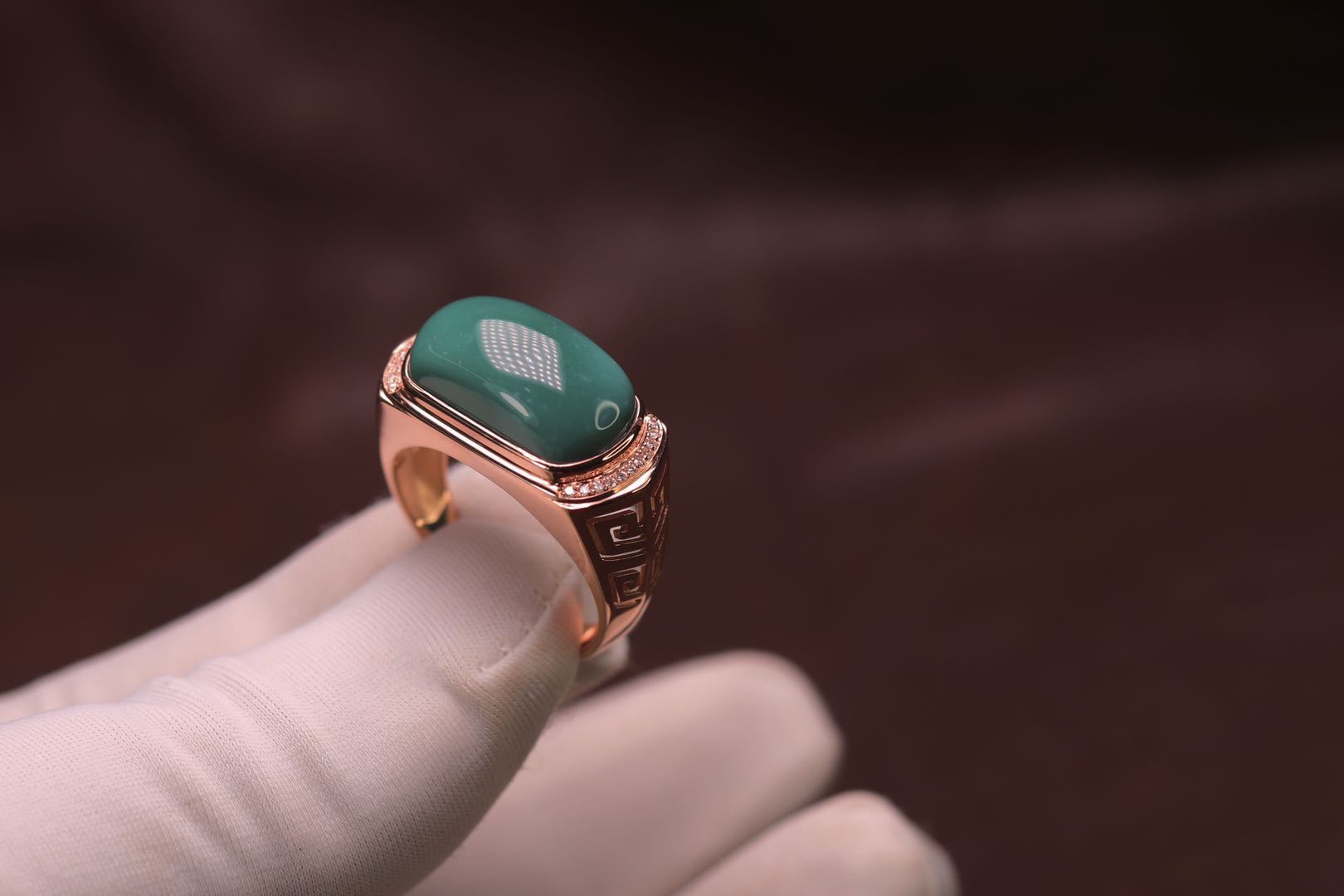 黄金镶嵌钻石玉化马鞍绿松石男戒普音松石王子