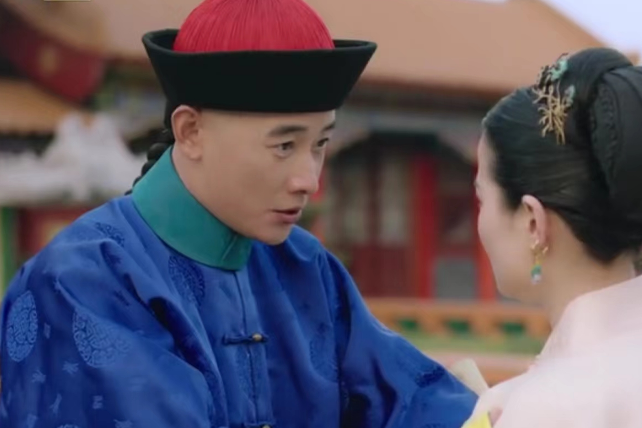“皇帝”《天下长河》中罗晋饰演的康熙：为何会穿“太监服”呢？