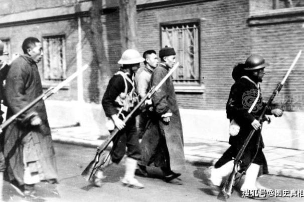 旧社会天津日本便衣队,没一个日本人,残害抗日青年装麻袋扔海河