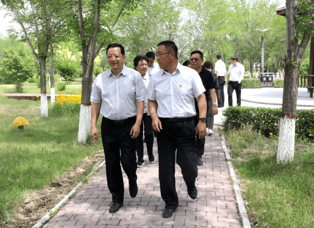 时政要闻八师石河子市党委书记八师政委石河子市人大常委会主任董沂峰