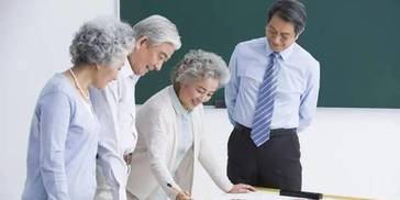 活到老学到老！国家老年大学正式揭牌