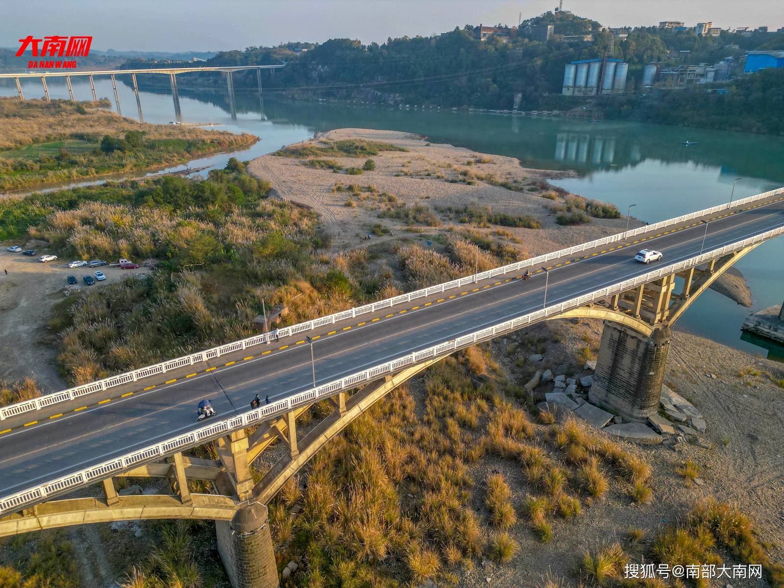 四川南充南部县嘉陵江一桥