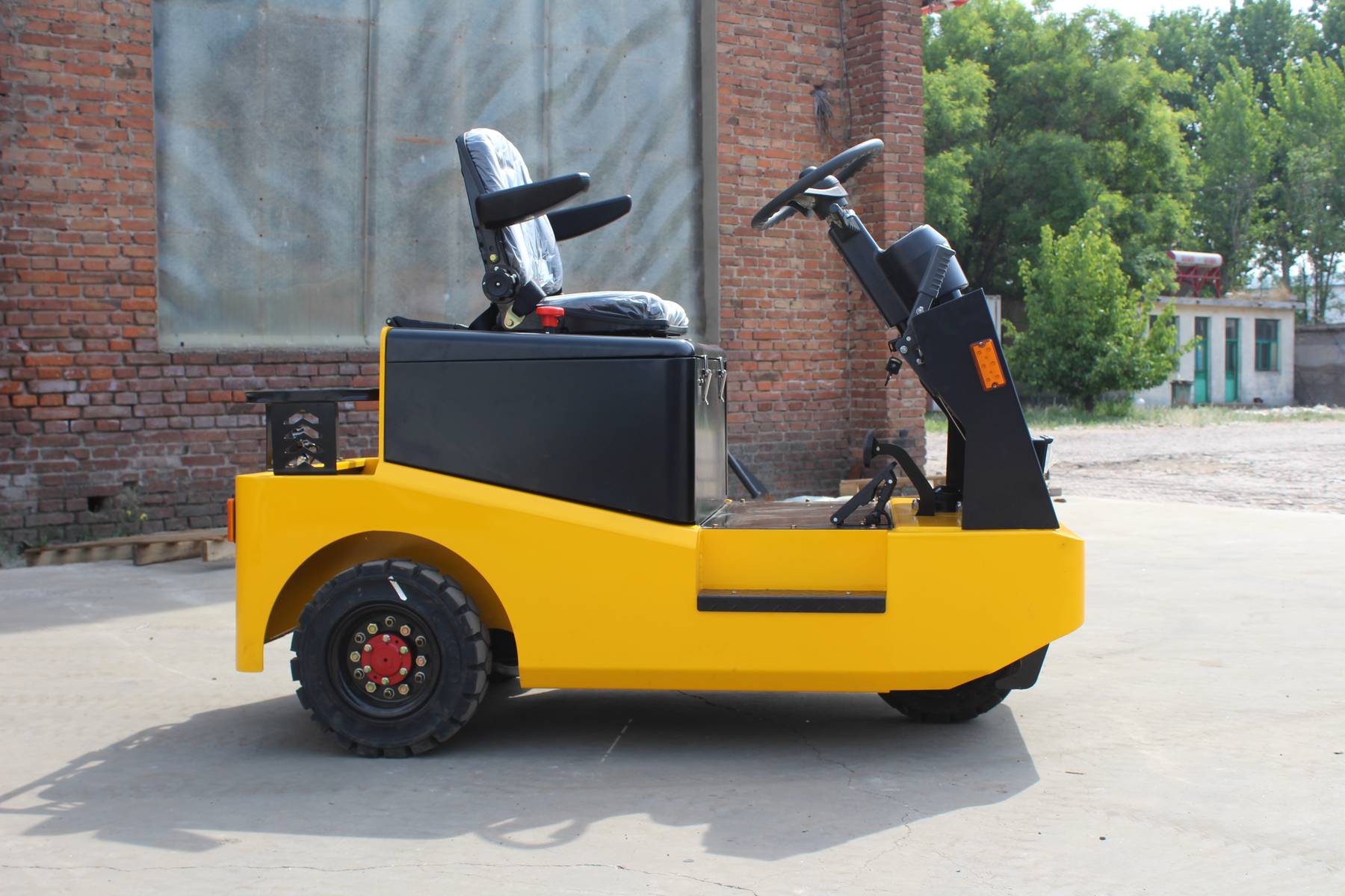 纯电动牵引车图片及细节展示