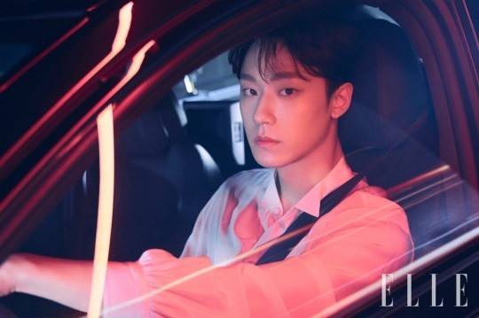 韩国艺人李到晛最新杂志写真曝光穿白衬衫超欲