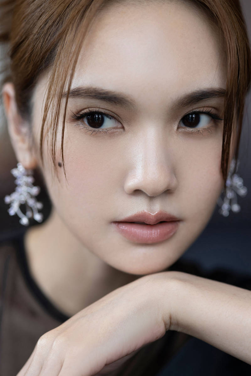 杨丞琳着黑色长裙勾勒曼妙身姿 珠宝点缀仪态优雅-搜狐大视野-搜狐新闻
