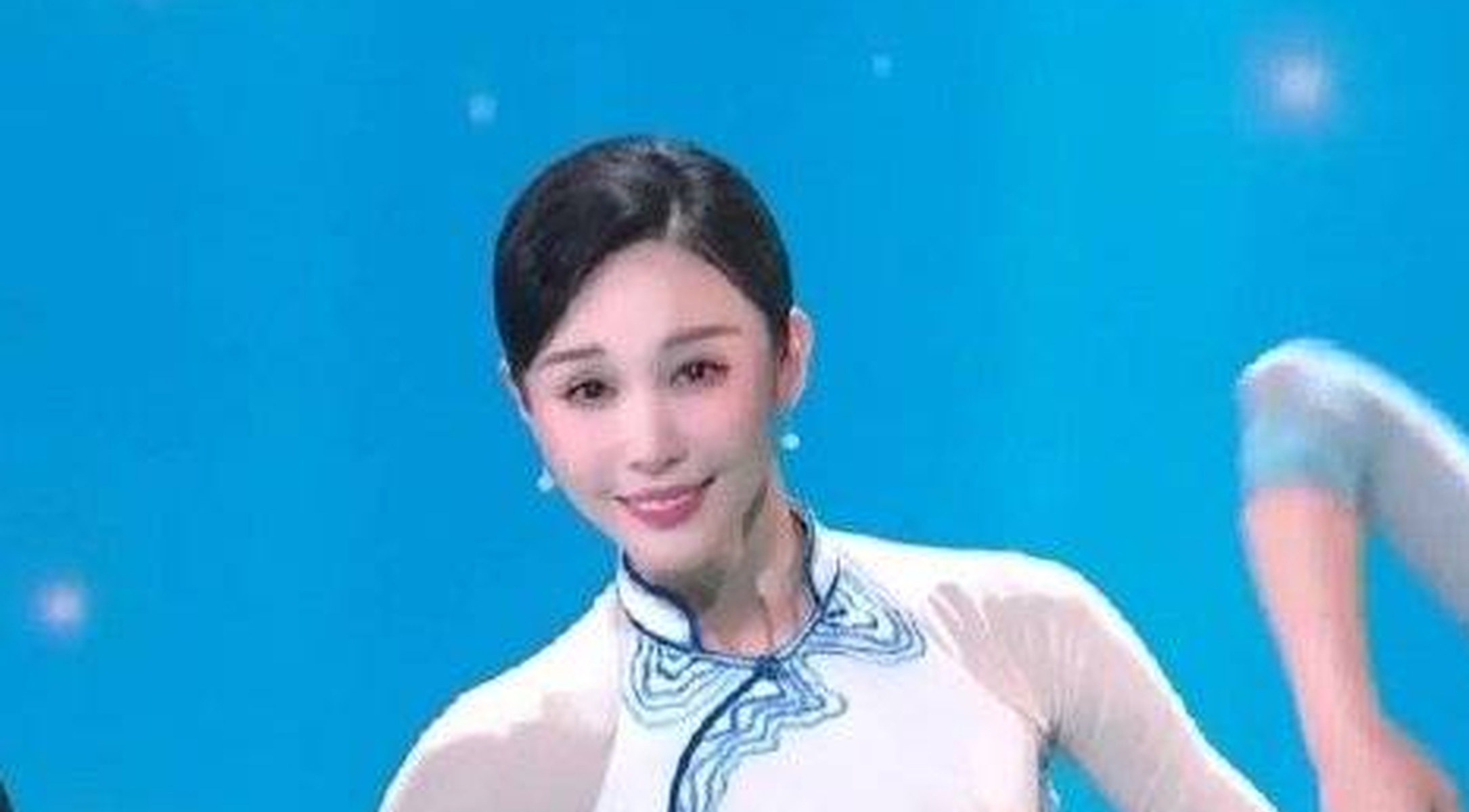 朱洁静春晚表演国风舞蹈节目 身姿曼妙画面超美