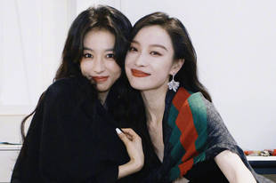 倪妮周雨彤晒合照回应撞衫：我俩有点默契