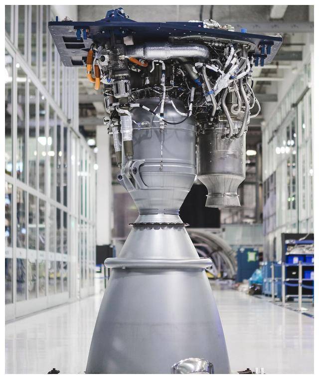 重型火箭发动机图片