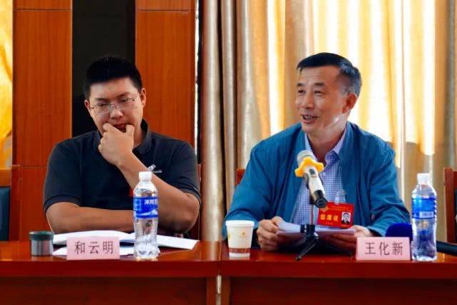 "委员杨四龙在无奈什么?其他政协委员有何良策?