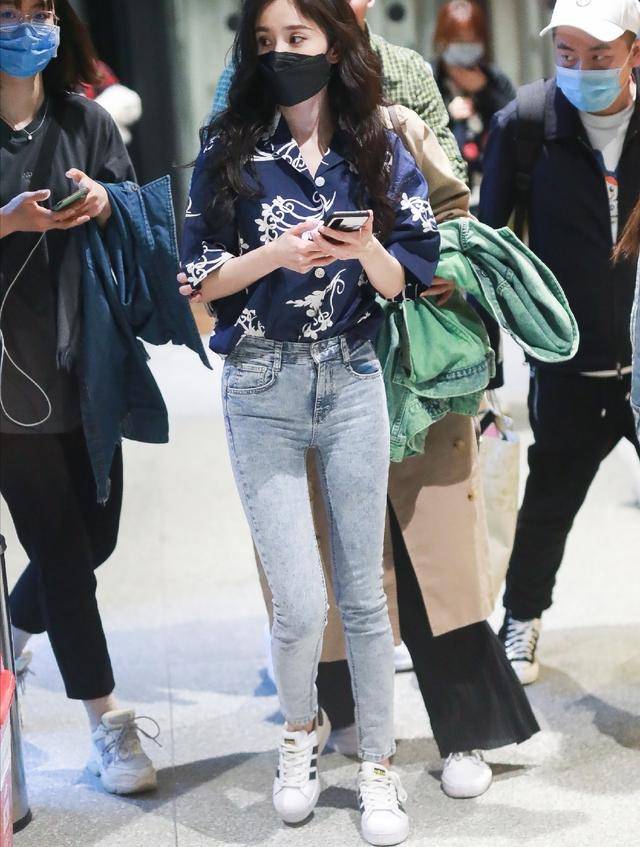杨幂机场秀穿搭回顾每一套都有不一样的美难怪被网友夸赞
