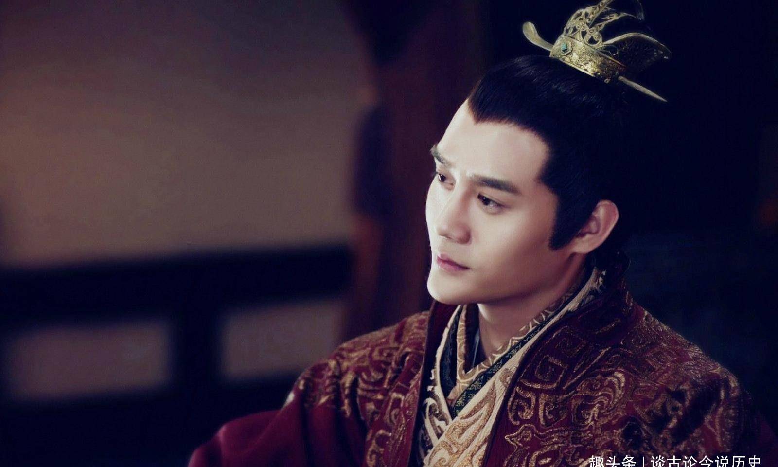 《火中涅槃》中有一个不得不提的反派,也是靖王