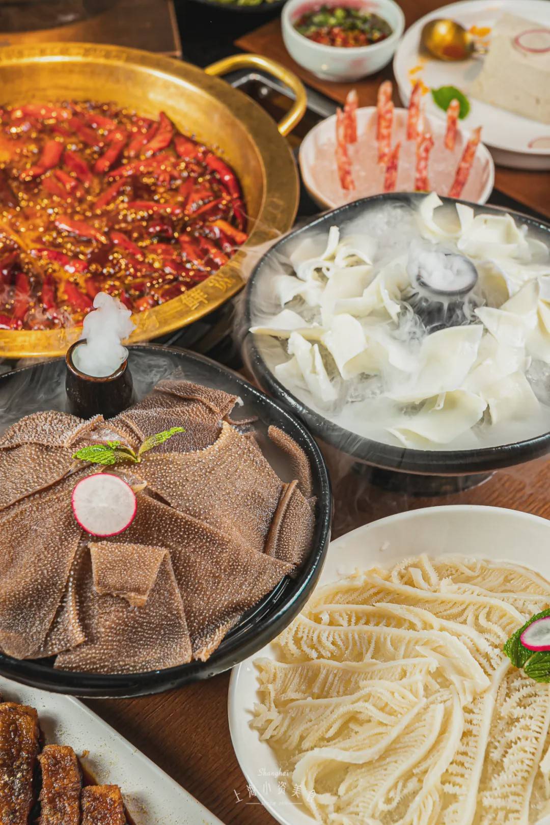 走进这家重庆火锅店,所有人都在鹅鹅鹅鹅鹅鹅