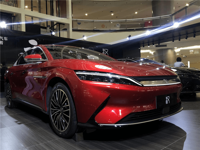 以汉为名,风骨自成:比亚迪汉ev惊鸿而来,再现盛世雄风