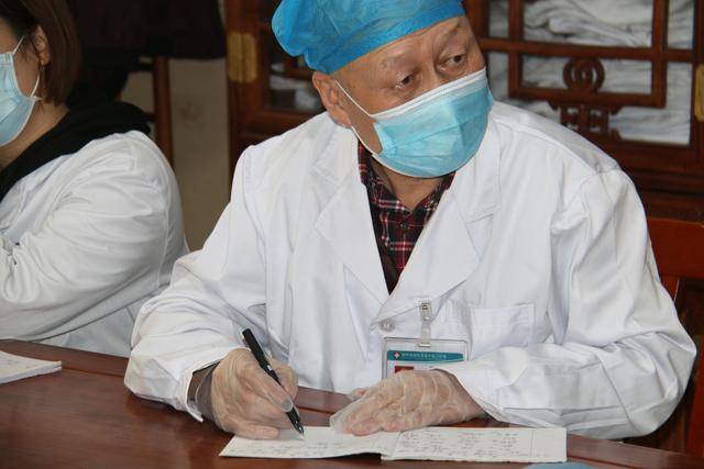 一位慢性胃炎患者的求医历程_邱根全