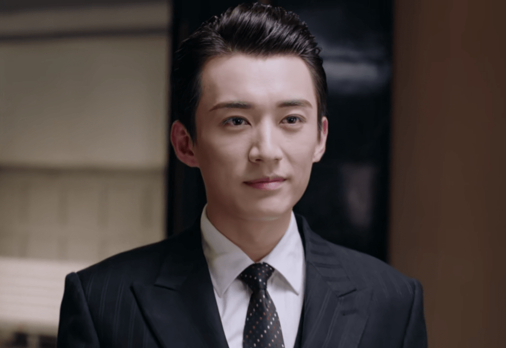 在香港除了檀香,鱼鹰,叶冲的义兄林小庄之外,叶冲再