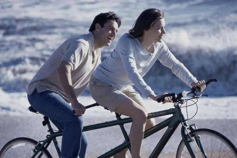 甜度超标原来被爱情滋润的人长这个模样