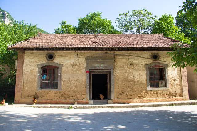 秦岭沣峪观音山:山脚玉皇坪,有不少老房子,可以改造后借山而居