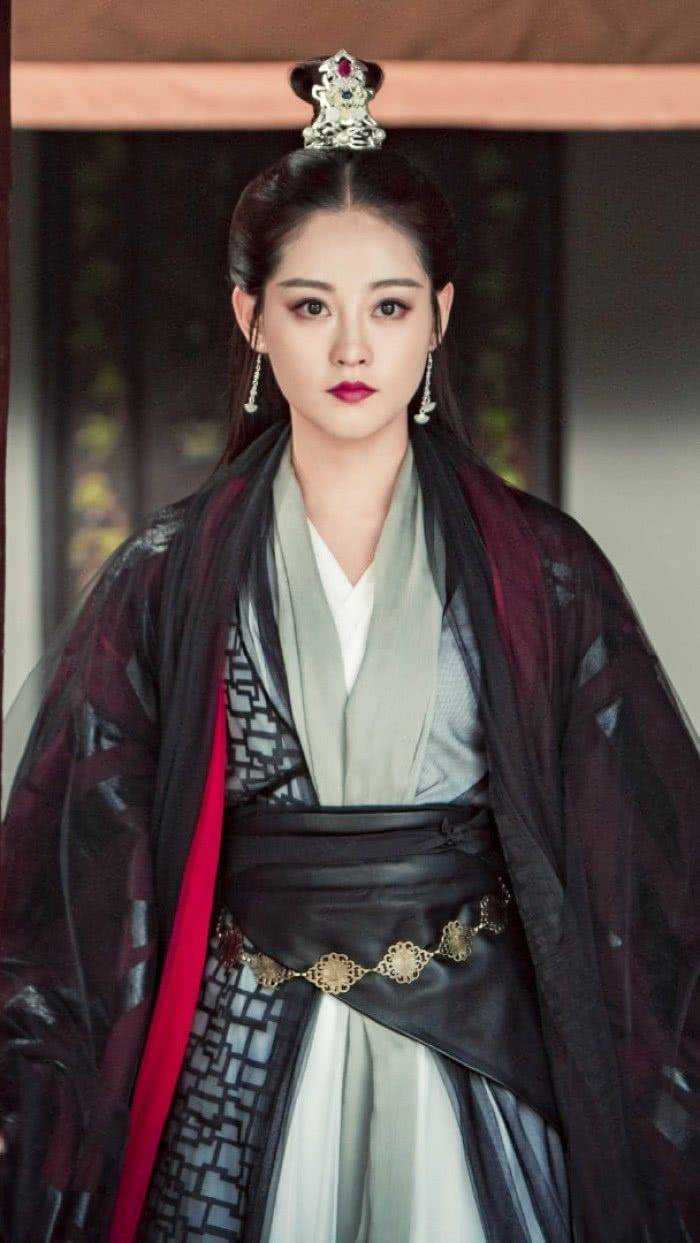 周芷若的6大版本,赵雅芝青涩,高圆圆黎姿惊艳,而她成为经典