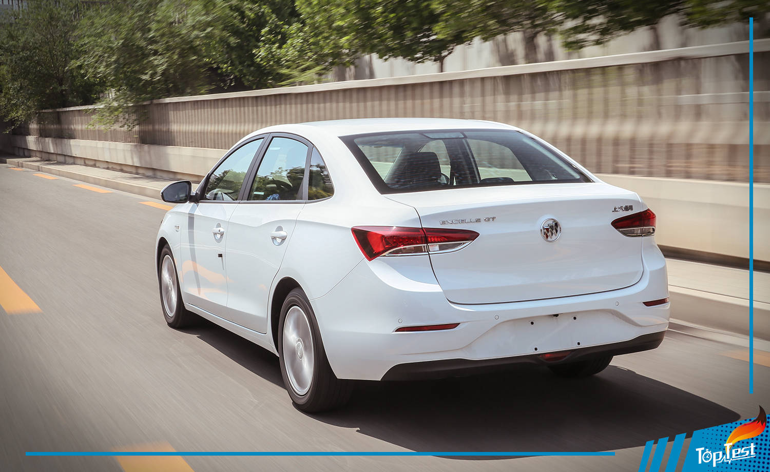 油耗进一步降低试驾别克英朗18t轻混动