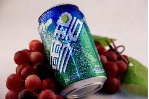 可口可乐是全球最大的饮料公司,雪碧也是可口可乐旗下的,两者简直是王