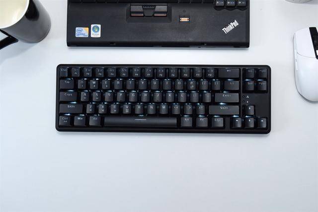 可随身携带的办公良品黑爵k680t双模机械键盘